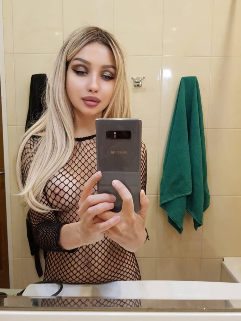 Проститутка СПб Ксюха +7(981)136-33-84 метро Гостиный Двор